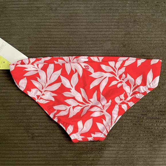 All in Motion Medium Red Floral Tankini Set - Picture 9 of 9